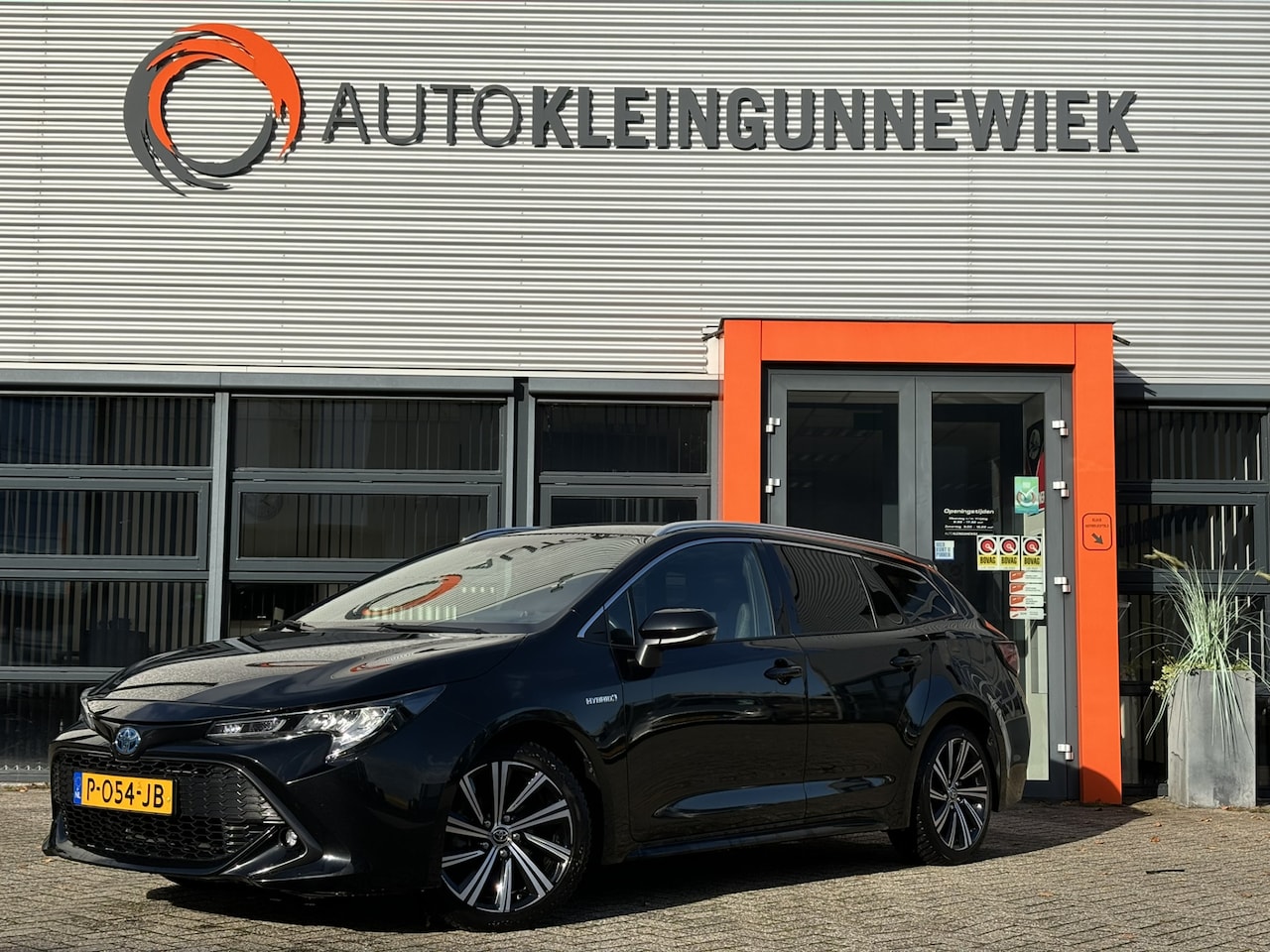 Toyota Corolla Touring Sports - 1.8 Hybrid Dynamic / NL Auto / Apple Carplay / Afneembare Trekhaak / Cruise Control / - AutoWereld.nl