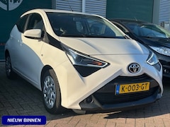 Toyota Aygo - 1.0 VVT-i x-play Automaat / Carplay / nieuwstaat / Nap