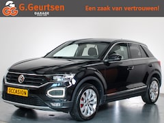 Volkswagen T-Roc - 1.5 TSI Sport, LED koplampen, Navigatie, Trekhaak, Keyless, Cruise Control adaptief,