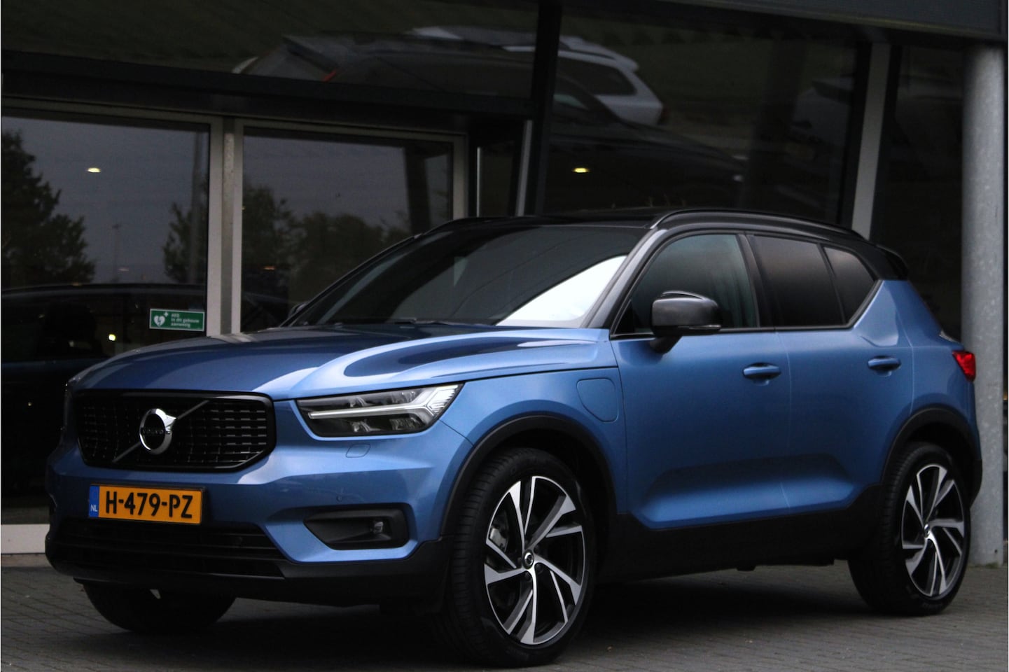 Volvo XC40 - T5 Twin Engine R-Design | Adaptive Cruise | Harman/Kardon | Camera | Panoramadak | 20-Inch - AutoWereld.nl