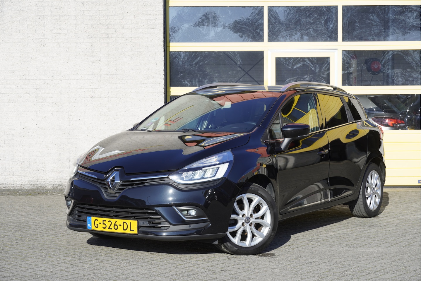 Renault Clio Estate - 0.9 TCe Intens BJ2019 Led | Navi | Pdc | Achteruitrijcamera | Climate control | Cruise con - AutoWereld.nl