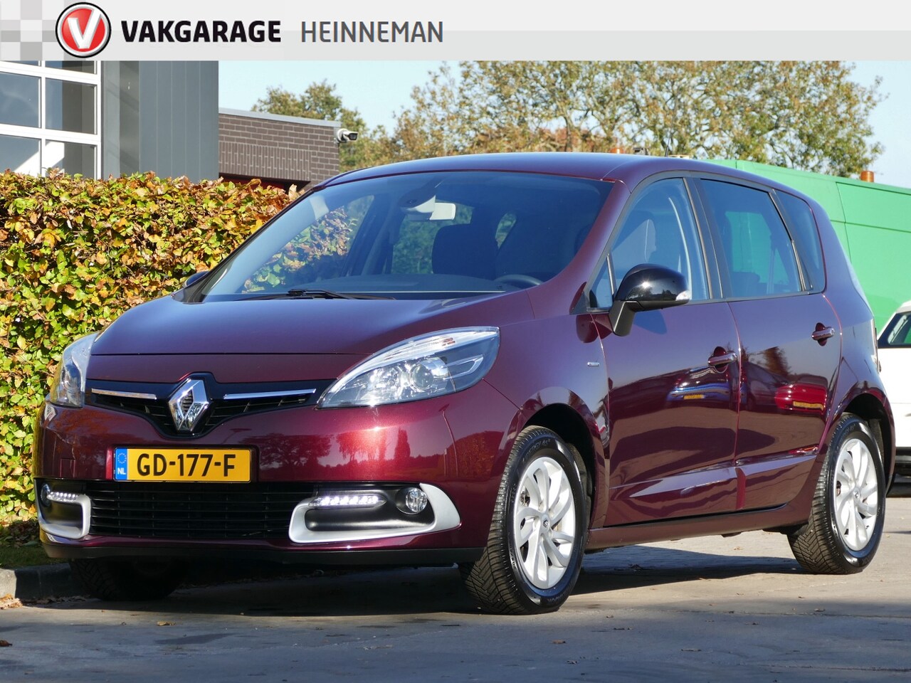 Renault Scénic - 1.2 TCe Limited | navigatie | trekhaak | all-season-banden - AutoWereld.nl