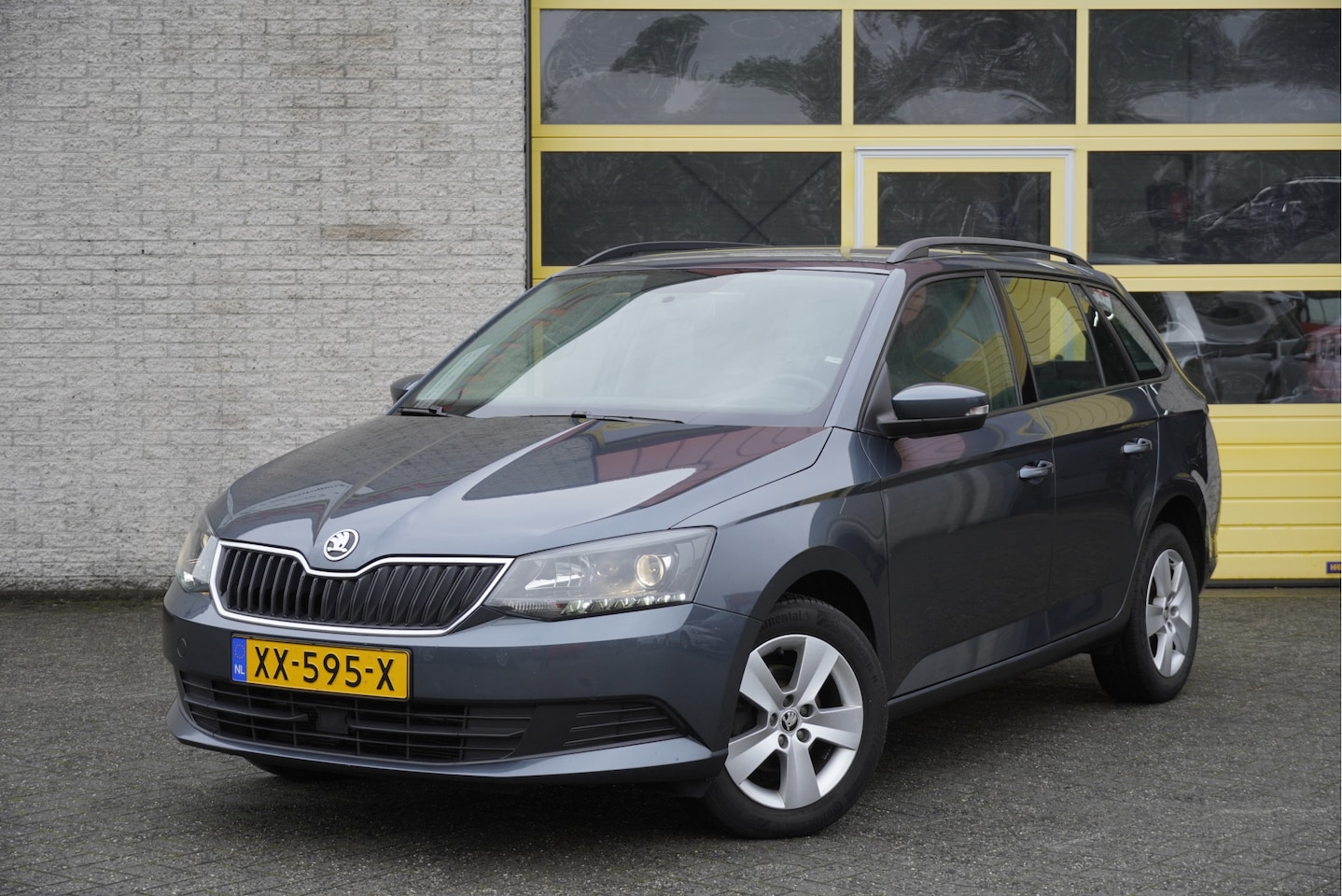 Skoda Fabia Combi - 1.0 TSI Ambition BJ2018 Led | Audio | Airco | Cruise control | Getint glas - AutoWereld.nl