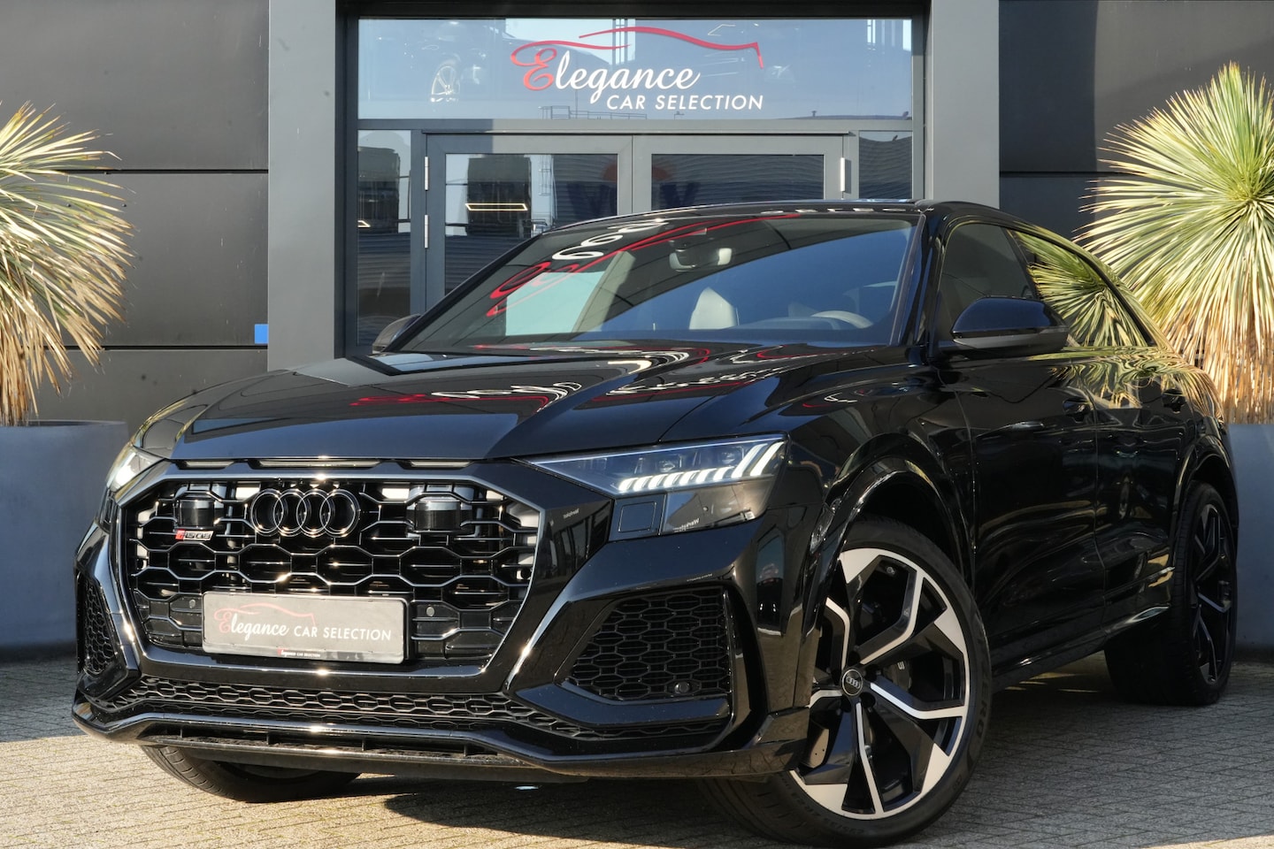 Audi RSQ8 - 4.0 TFSI Quattro 600pk Panoramadak/B&O/Stoelverwarming - AutoWereld.nl