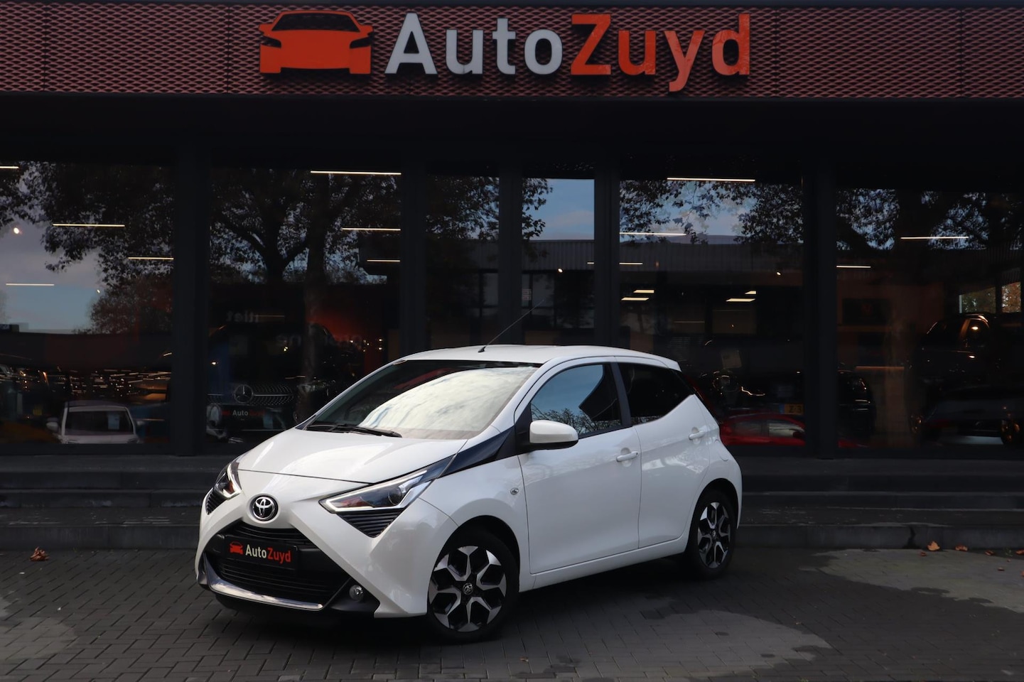 Toyota Aygo - 1.0 VVT-i x-cite / Camera / CarPlay / DAB / - AutoWereld.nl