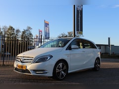 Mercedes-Benz B-klasse - B 200 156PK | Orig. NL | Trekhaak wegklapbaar 1400kg | Airco | Cruise |