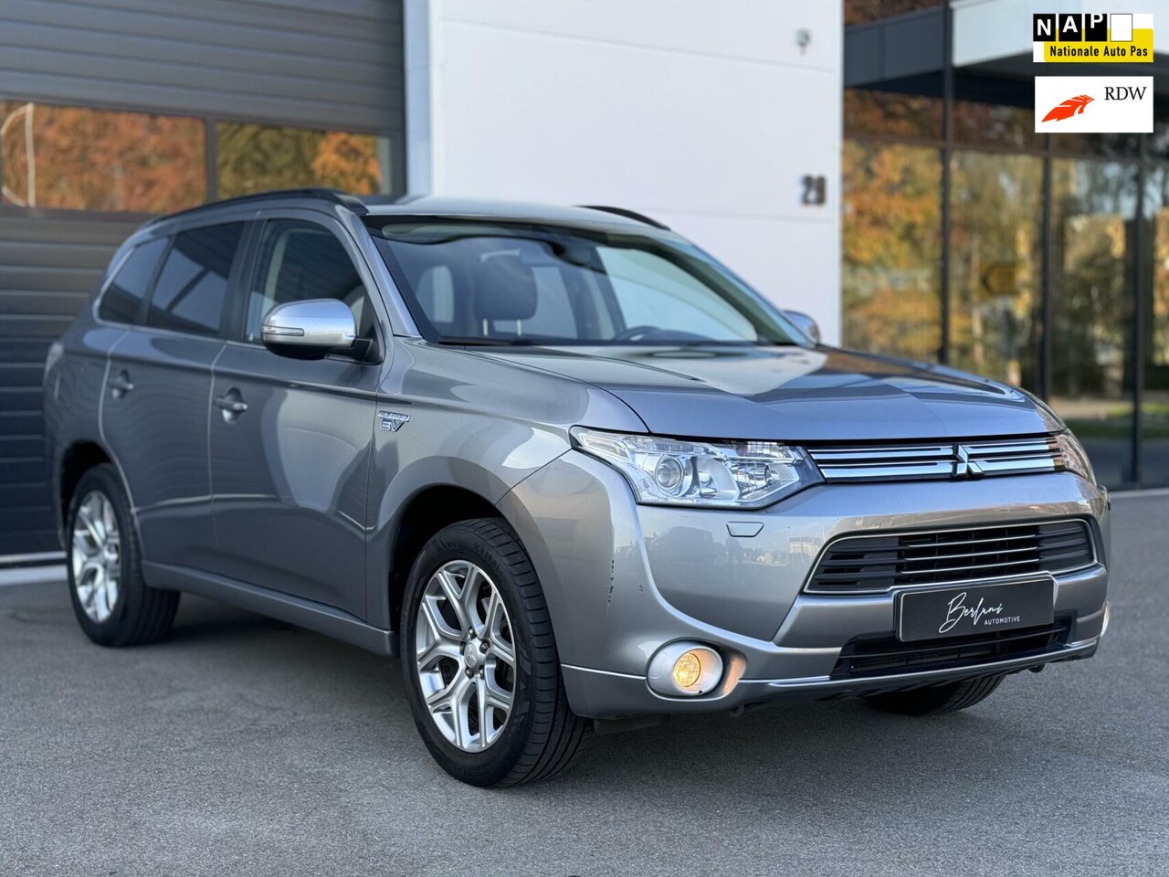 Mitsubishi Outlander - 2.0 PHEV Executive Edition | Org. NL - AutoWereld.nl