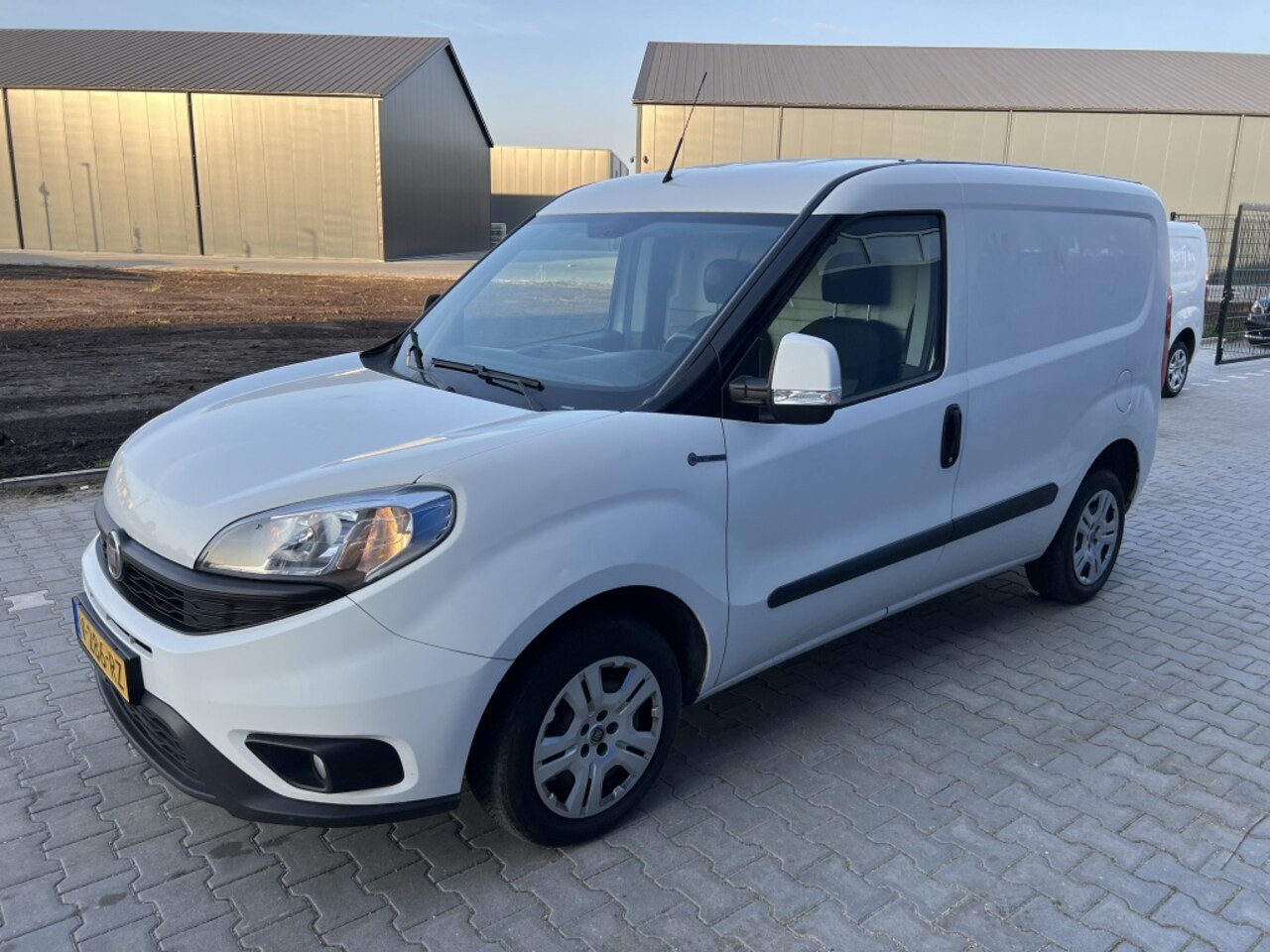 Fiat Doblò Cargo - 1.3 MJ L1H1 SX 1.3 MJ L1H1 SX - AutoWereld.nl