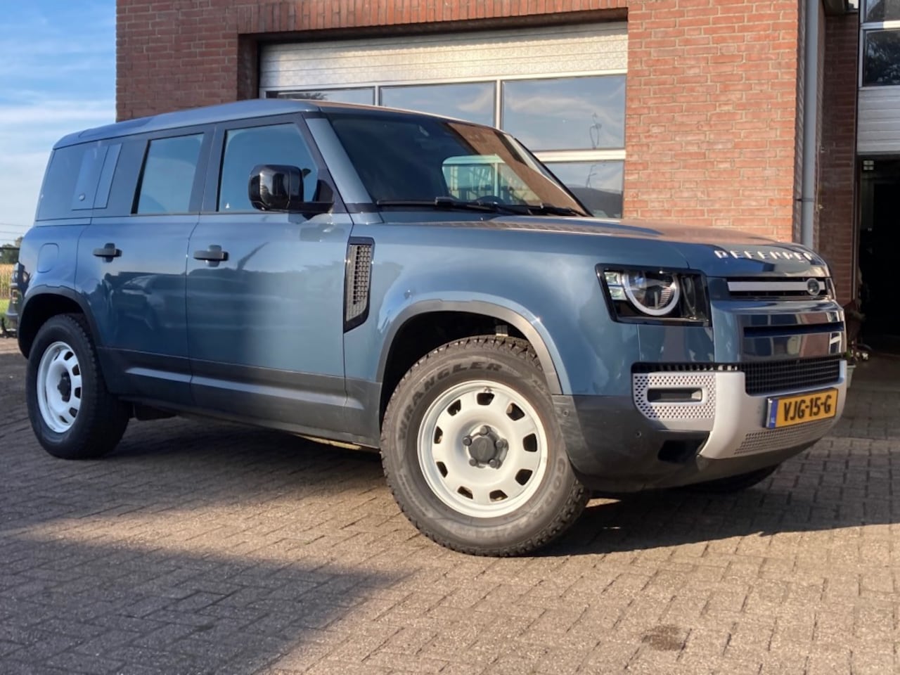 Land Rover Defender - 3.0dsl, Grijs kenteken, luchtvering, trekhaak, carplay - AutoWereld.nl