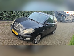 Lancia Y(psilon) - Ypsilon 1.4-16V Platino leuke opknapper 2mnd apk