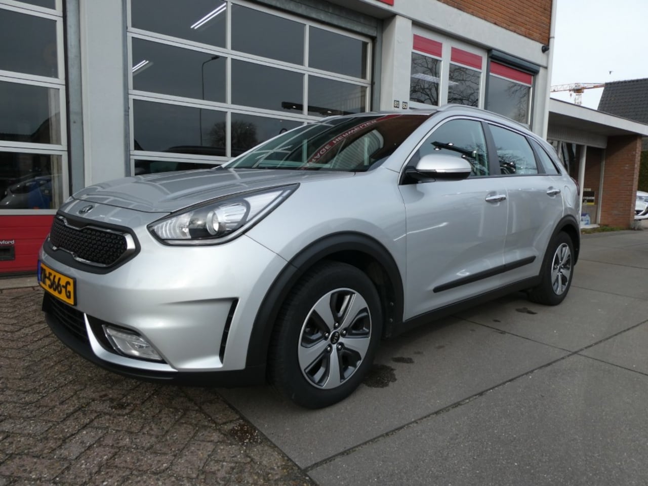 Kia Niro - 1.6 GDI H. FIRST ED. 1e Eig, Afn.Trekhaak Clima Navi Camera - AutoWereld.nl