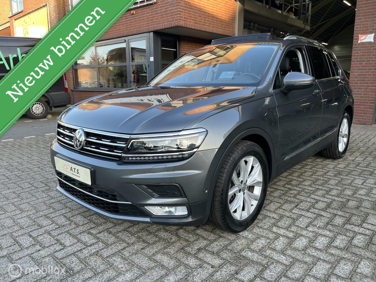 Volkswagen Tiguan - 1.4 TSI ACT Highline CAMERA*PANO-DAK*HUD* - AutoWereld.nl