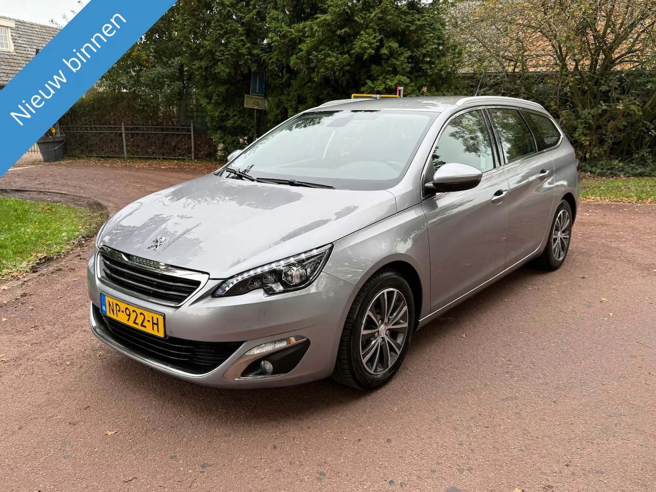 Peugeot 308 SW - 1.2 PureTech Allure 1.2 PureTech Allure - AutoWereld.nl