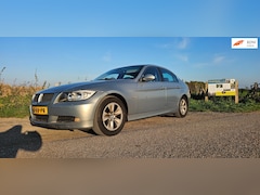 BMW 3-serie - 318i Dynamic Executive