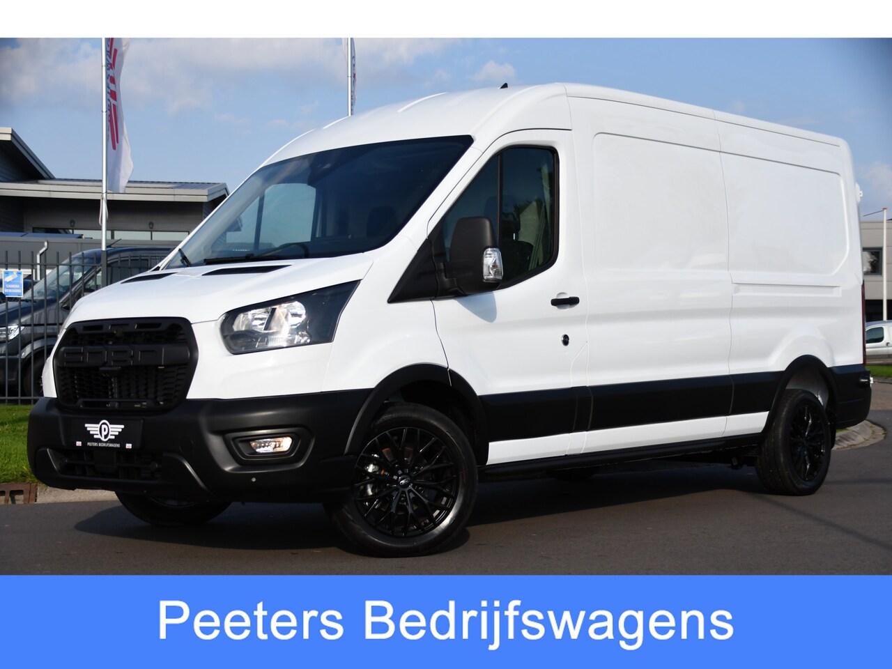 Ford Transit - 350 2.0 TDCI L3H2 Black & White Edition Cruise, Carplay, Stoelverwarming, NAVI, 130PK, Mul - AutoWereld.nl