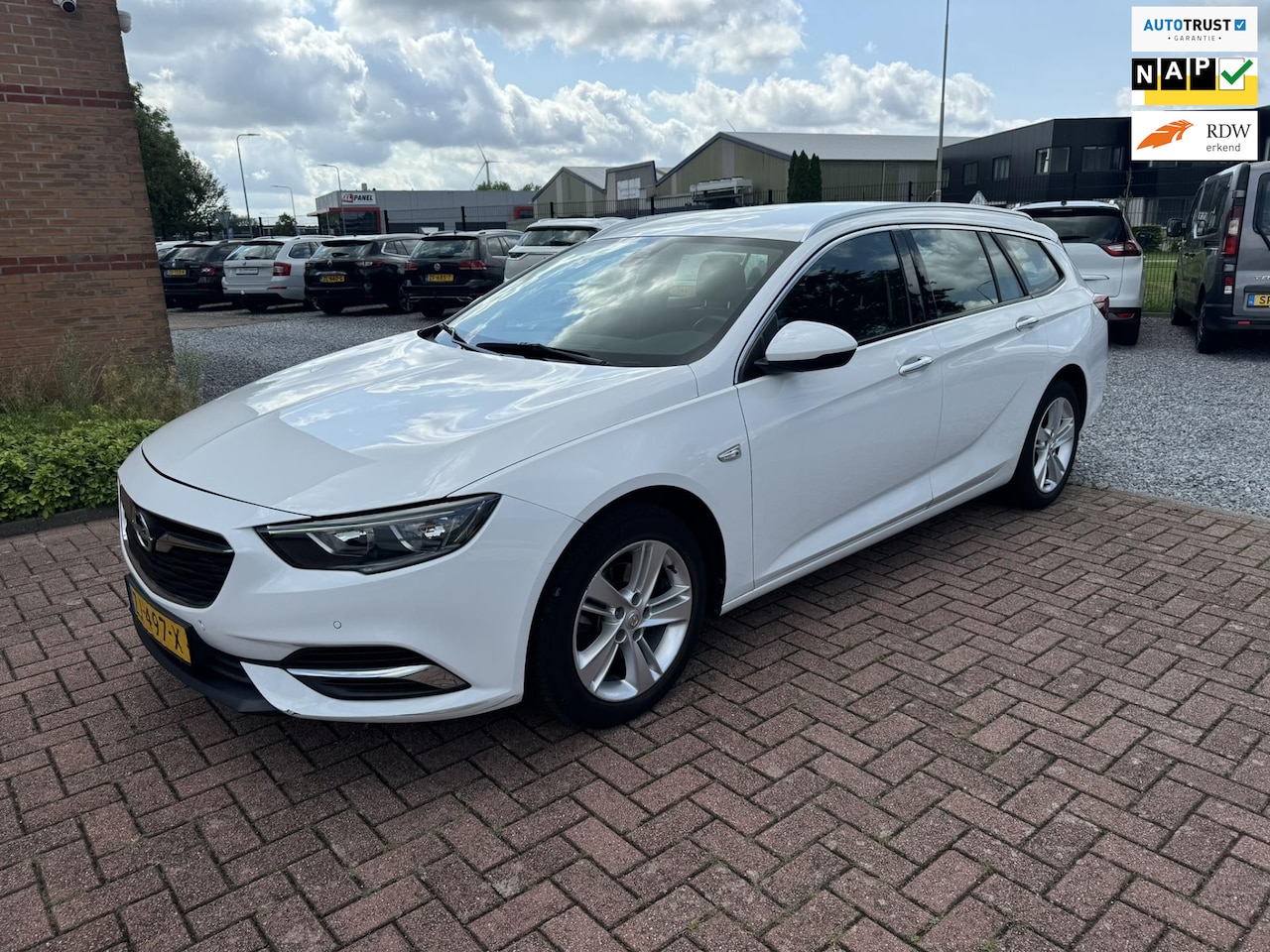 Opel Insignia Sports Tourer - 1.5 Turbo Business Executive 1.5 Turbo Business Executive - AutoWereld.nl