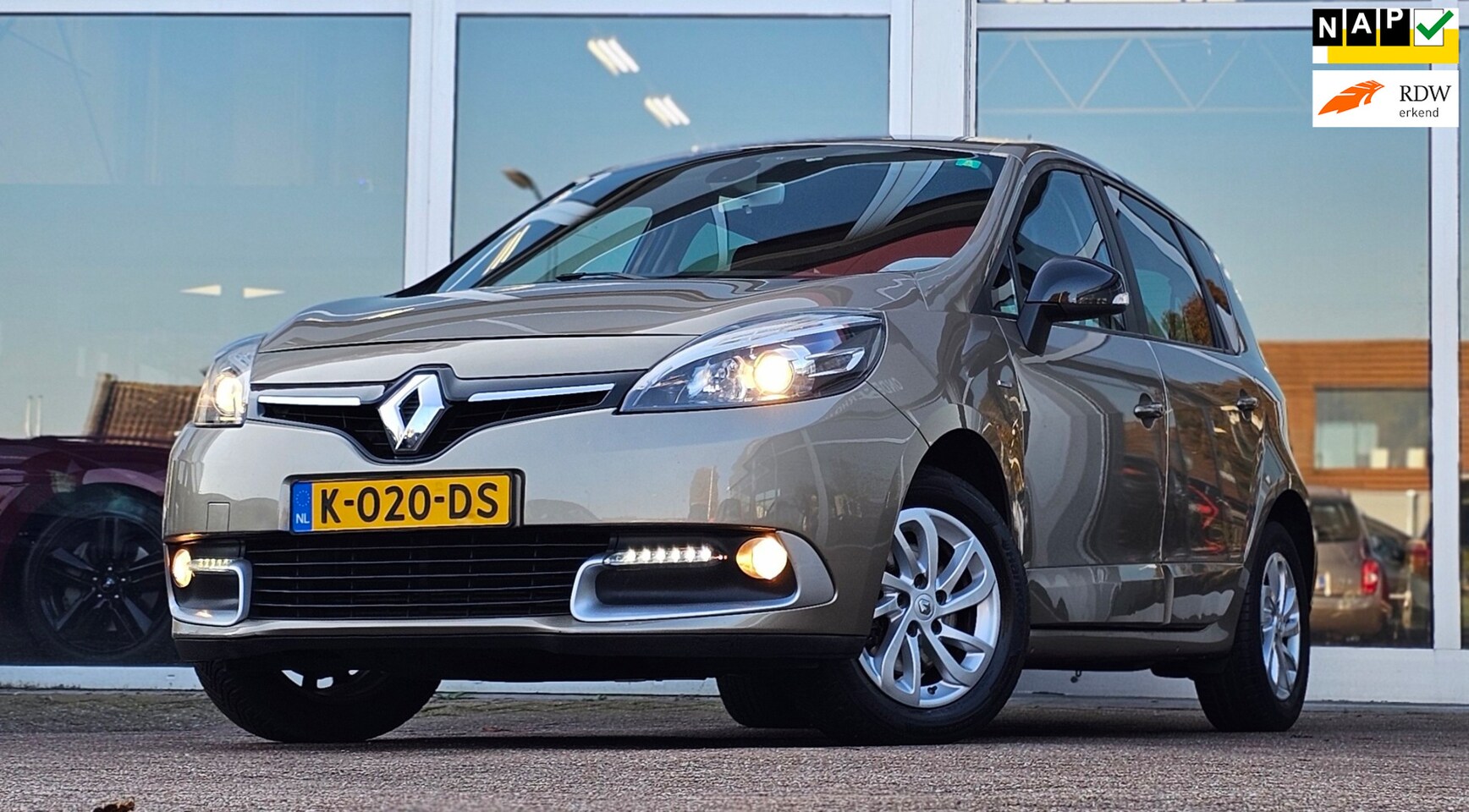 Renault Scénic - 1.2 TCe Limited Trekhaak Navigatie Mooi! - AutoWereld.nl