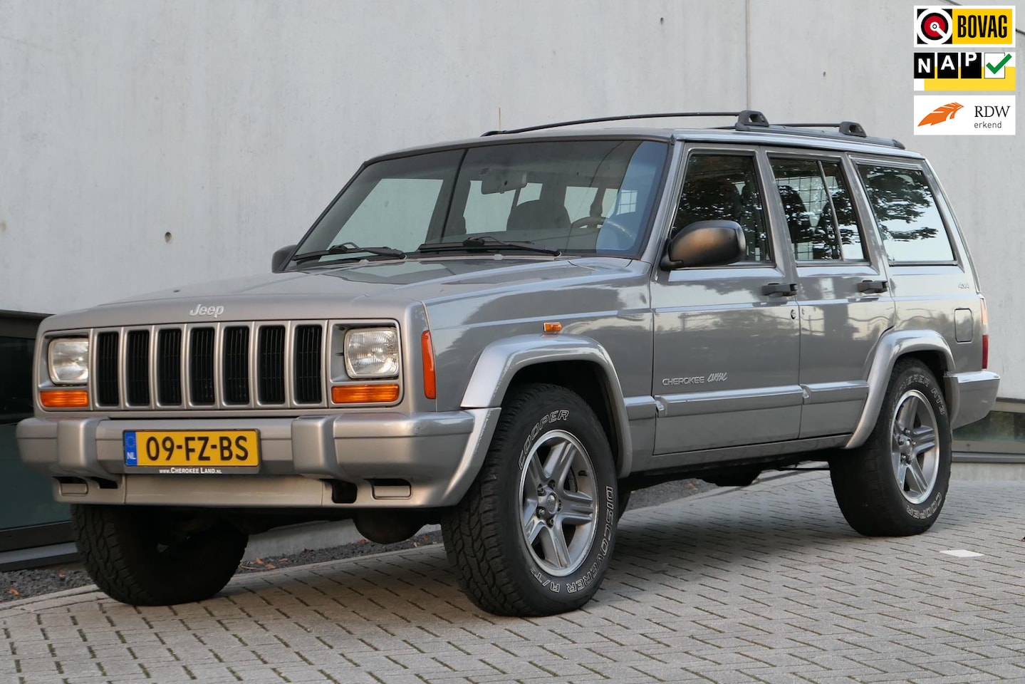 Jeep Cherokee - 4.0i SE Airco NAP Cruise Leder 6-cilinder Youngtimer - AutoWereld.nl