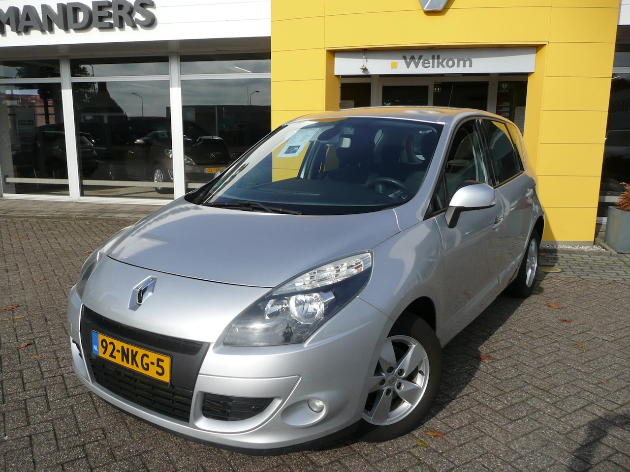 Renault Scénic - 1.5 dCi Dynamique 110PK AUTOMAAT! TOMTOM AF FABRIEK/ LM VELGEN/ PARK ASSIST/ TREKHAAK/ 4SE - AutoWereld.nl