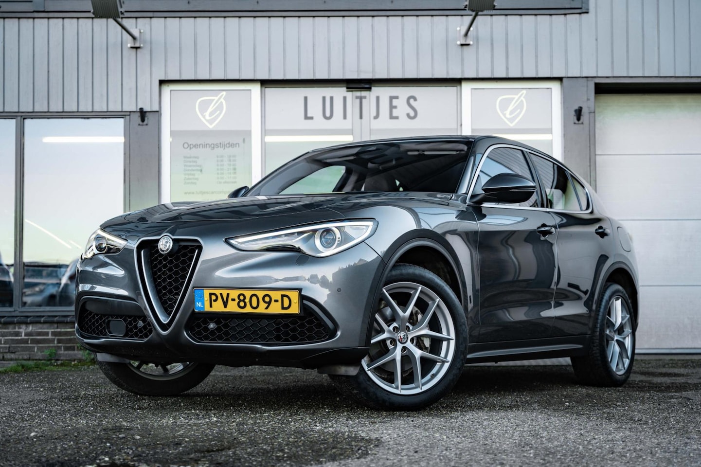 Alfa Romeo Stelvio - 2.0 T AWD Super I NL-auto I Leder I Camera I Stoelmemo I 2e-eig. I Gedocumenteerd - AutoWereld.nl