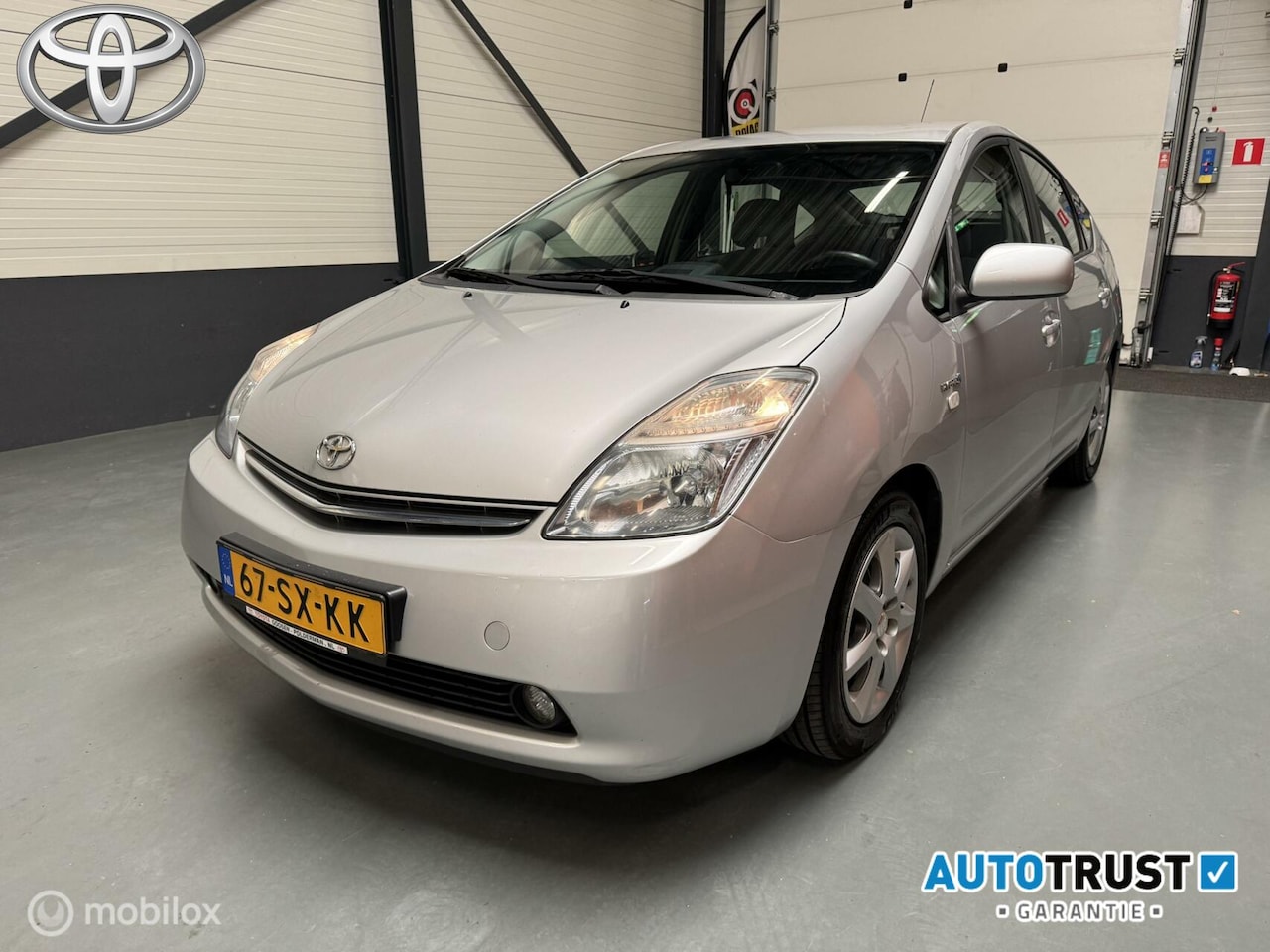 Toyota Prius - 1.5 VVT-i Business 1e Eig|Dealer Auto! - AutoWereld.nl