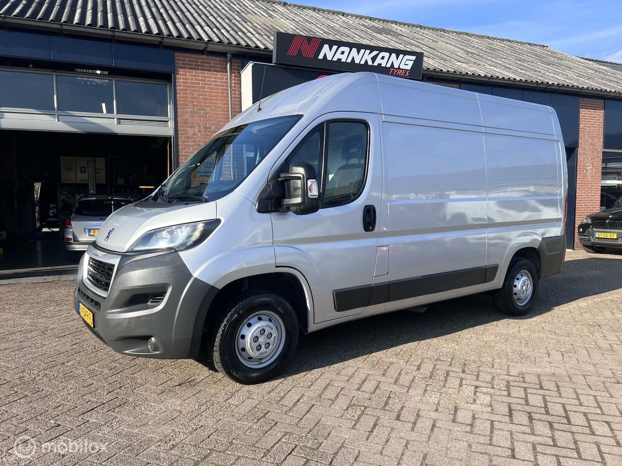 Peugeot Boxer - Bestel 330 2.0 HDI L2H2 Premium 136000 km - AutoWereld.nl