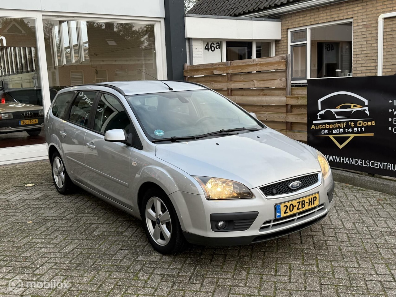 Ford Focus Wagon - 1.8-16V Trend Flexifuel LANGE APK | AIRCO - AutoWereld.nl