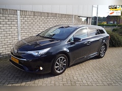 Toyota Avensis Touring Sports - 1.8 VVT-i Lease Pro Leder/Alcantara Stoelverw Navi Camera Clima Cruise Rijbaan Assist LMV