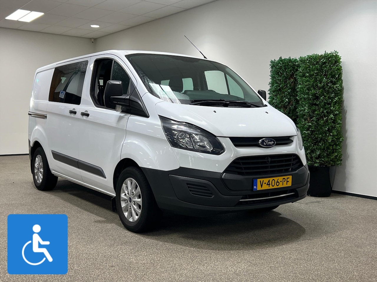 Ford Transit Custom - L1H1 Rolstoelbus (airco) 5+1 - AutoWereld.nl