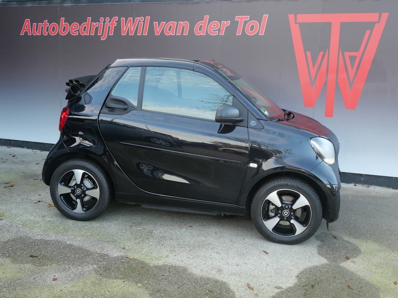 Smart Fortwo cabrio - EQ 22 KW SNELLADEN | CRUISE | CLIMA | 6.500 KM!! | SUBSIDIE MOGELIJK!! - AutoWereld.nl