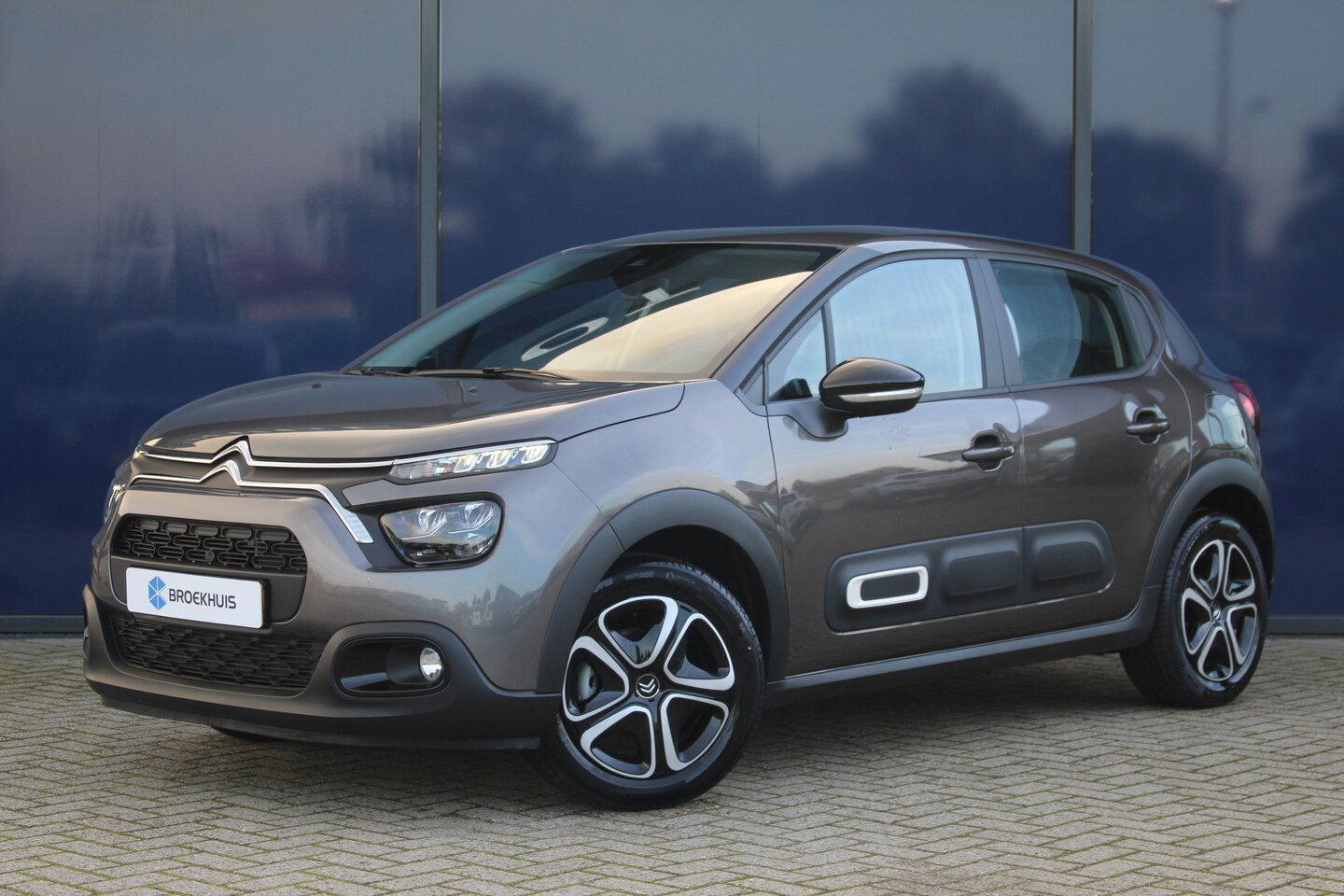 Citroën C3 - 1.2 82pk Plus | Carplay | Navi | Cruise | Climate | DAB | 16"LMV | Climate | Parkeerassist - AutoWereld.nl