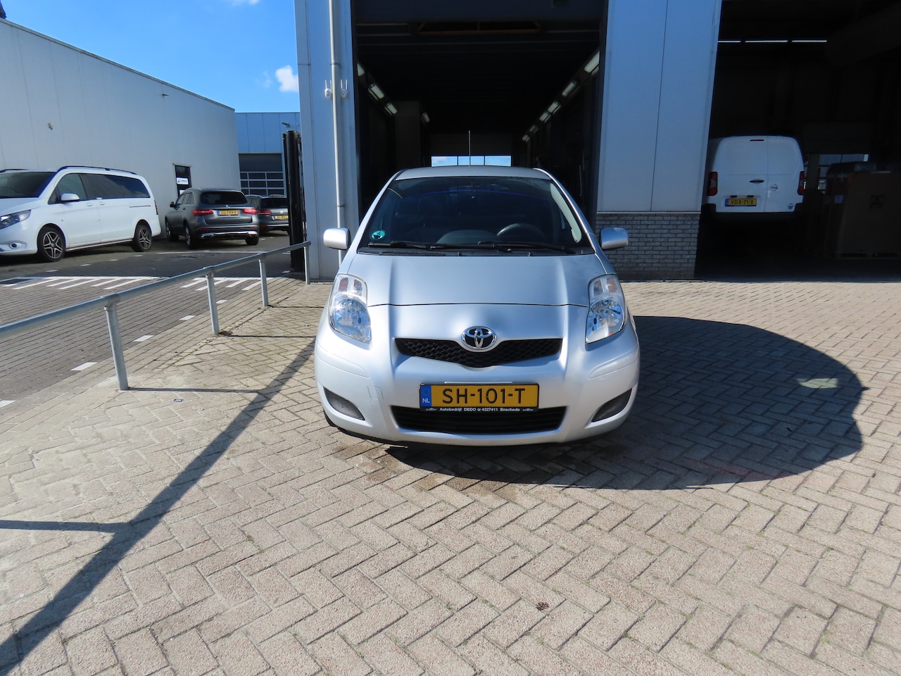 Toyota Yaris - 1.3 VVTi Comfort - AutoWereld.nl