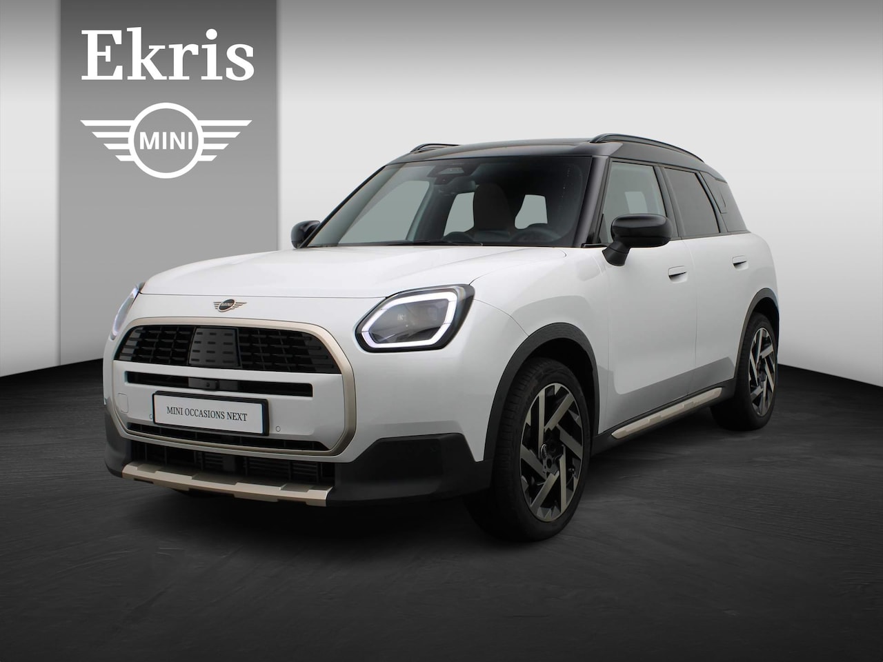 MINI Countryman - C Favoured Pakket L + Panoramadak + Leder + Harman Kardon + 19'' - AutoWereld.nl