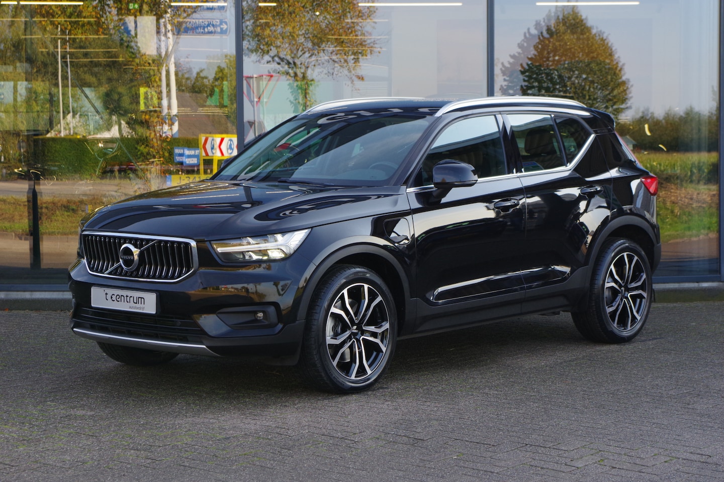 Volvo XC40 - 1.5 T5 262 PK Recharge Business Pro Plug-In Hybride, LED, Carplay, 19" LM - AutoWereld.nl