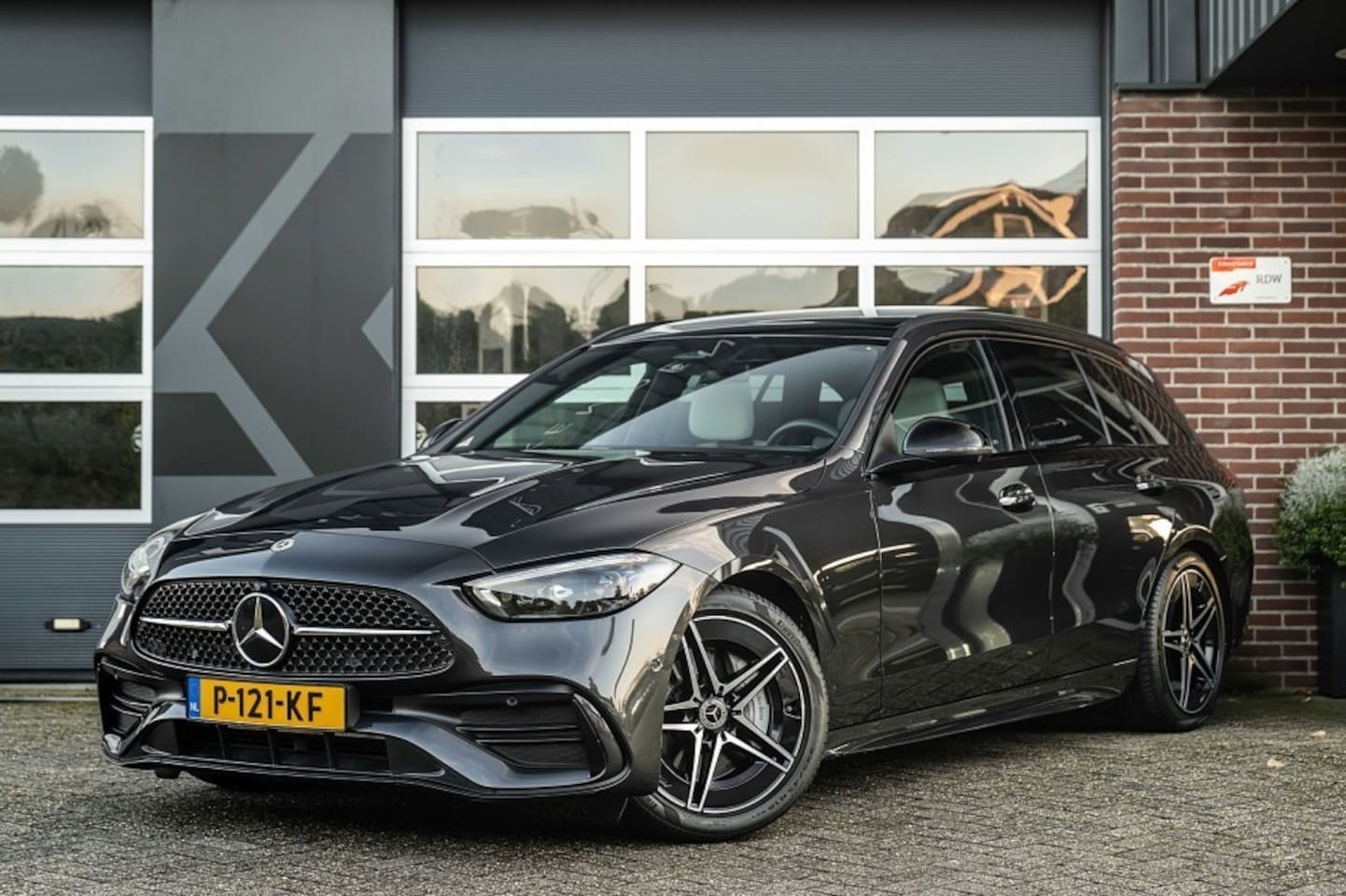 Mercedes-Benz C-klasse - 180 AMG Line | Panorama | Night Edition | Memory | 360 | Leder | NL-auto | - AutoWereld.nl