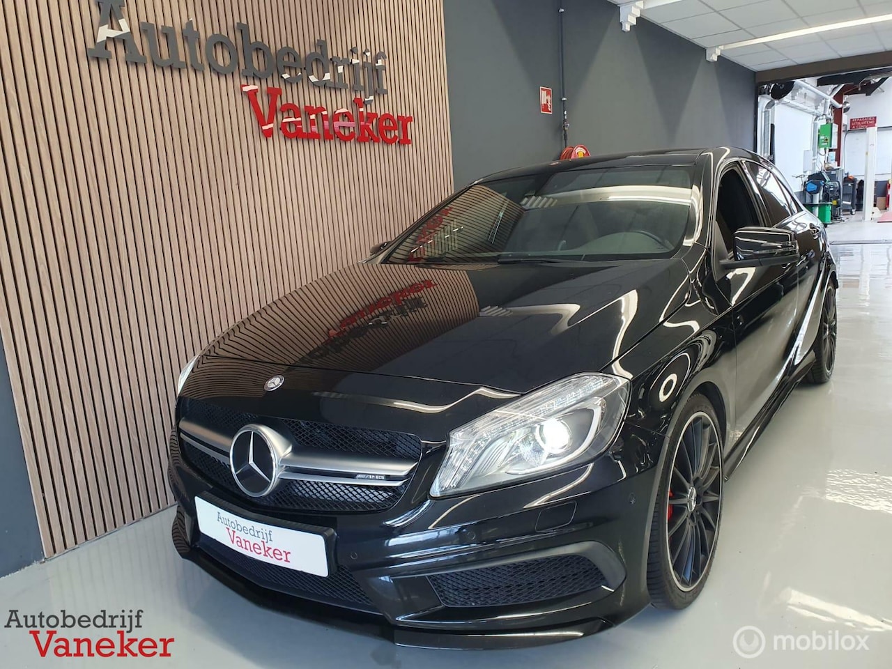 Mercedes-Benz A-klasse - AMG 45 4MATIC|PANO|Onderhoud aanwezig| - AutoWereld.nl