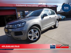 Volkswagen Touareg - 3.0 V6 TSI 380pk Hybrid 8-tiptronic Highline Leer Navigatie