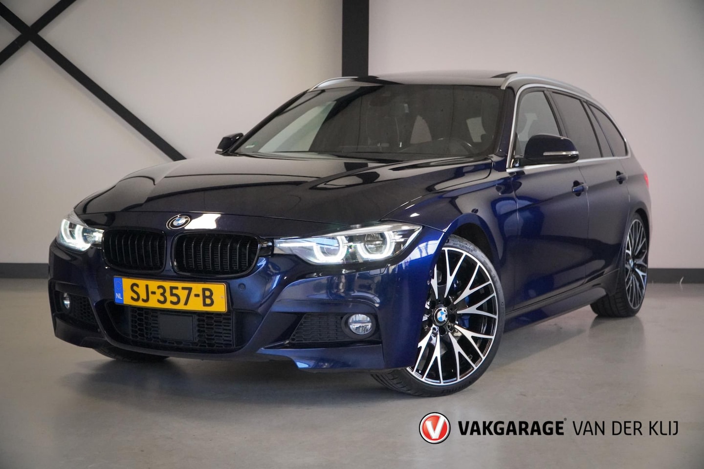 BMW 3-serie Touring - 335d xDrive M Sport | Panorama | Individual | NP102K | Trekhaak | H/K | ACC | 360 Camera | - AutoWereld.nl