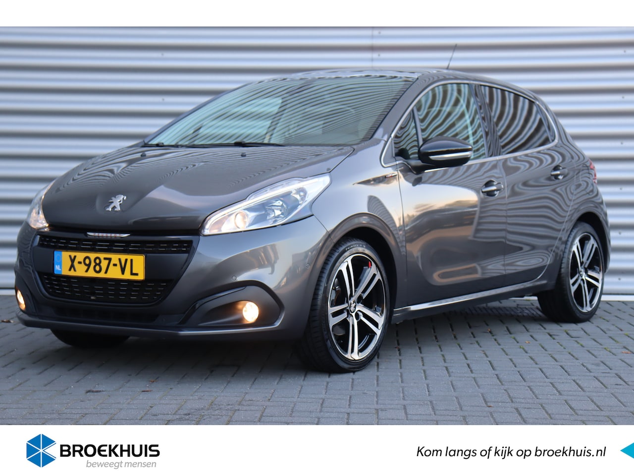 Peugeot 208 - 1.2 PURETECH 110PK GT-LINE AUTOMAAT / NAVI / LEDER / CLIMA / LED / PDC / 17" LMV / CAMERA - AutoWereld.nl