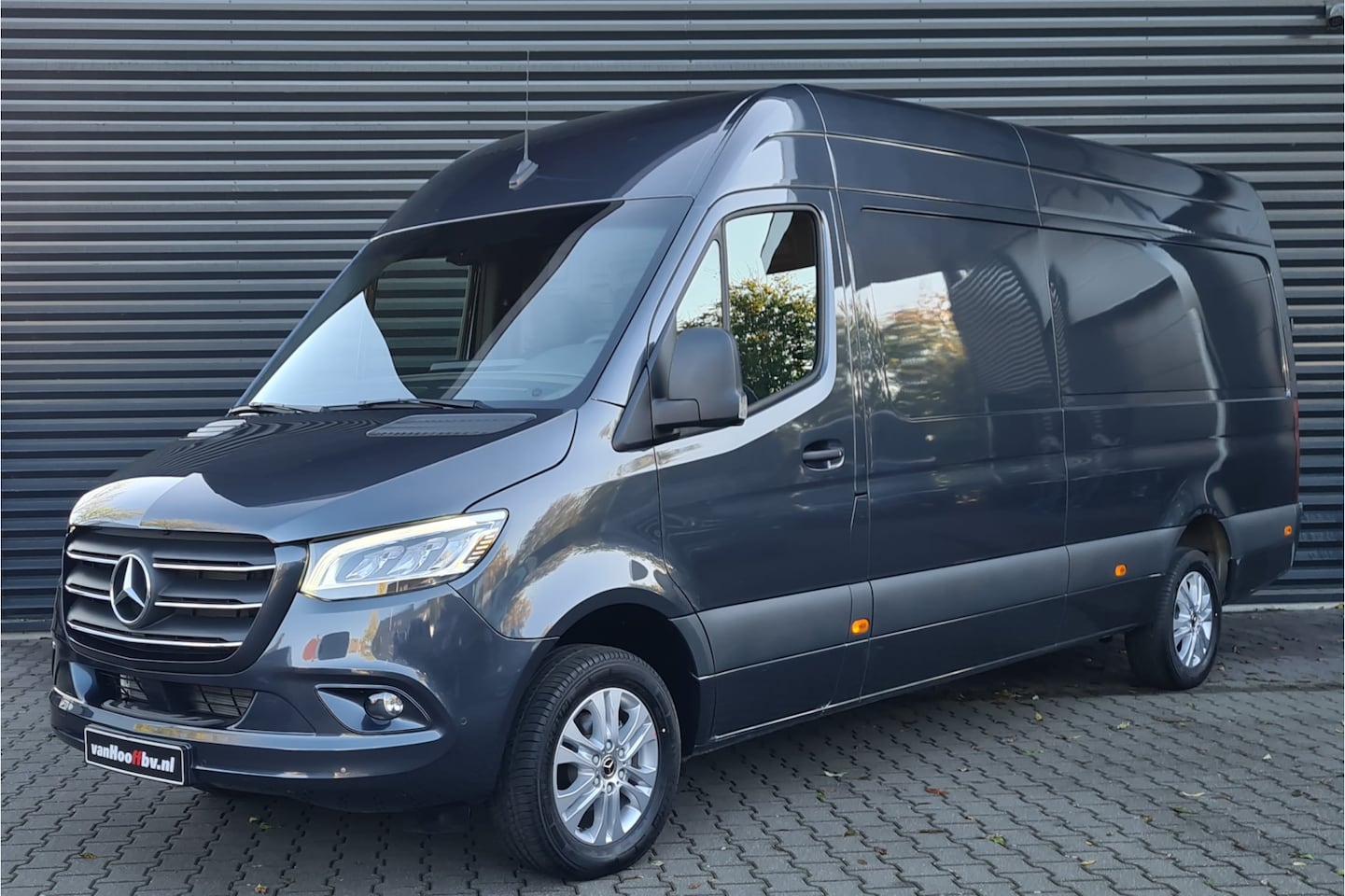 Mercedes-Benz Sprinter - 317 CDI L3H2 -Trekhaak 3500kg - LED - Carplay - - AutoWereld.nl