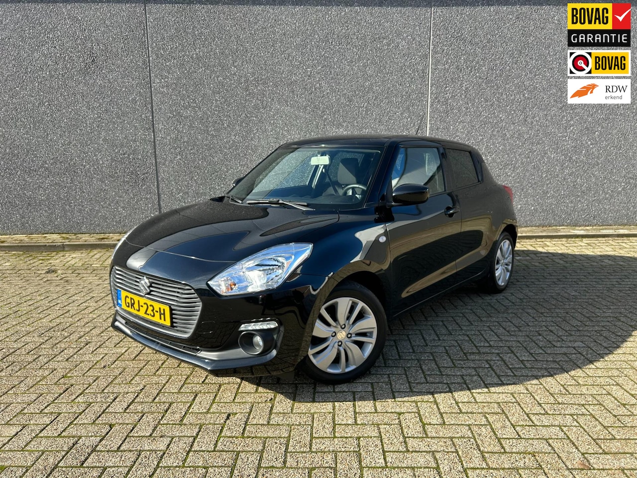 Suzuki Swift - 1.0 Select | APPLE CARPLAY | A.CAMERA | STOELVERWARMING | APK T/M 3-7-2026 | AFLEVERBEURT - AutoWereld.nl