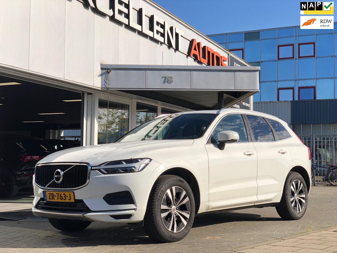 Volvo XC60 - 2.0 D4 Momentum Pro | Panoramadak - AutoWereld.nl