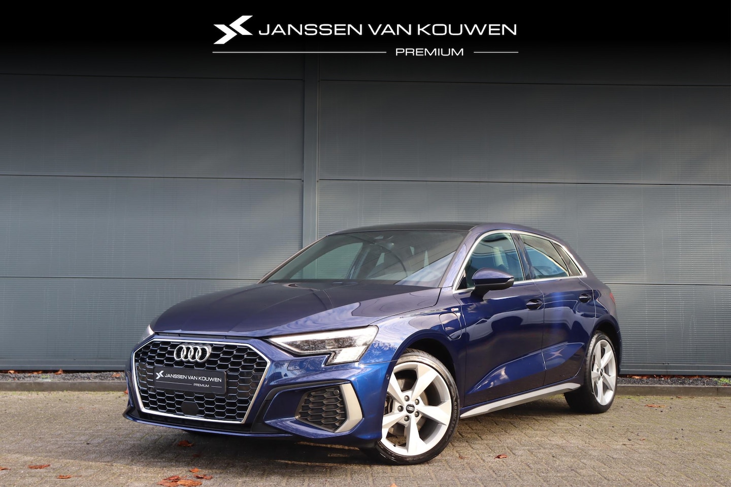 Audi A3 Sportback - 40 TFSI e S Edition / S-Line / Pano / Matrix LED / Stoelverwarming - AutoWereld.nl