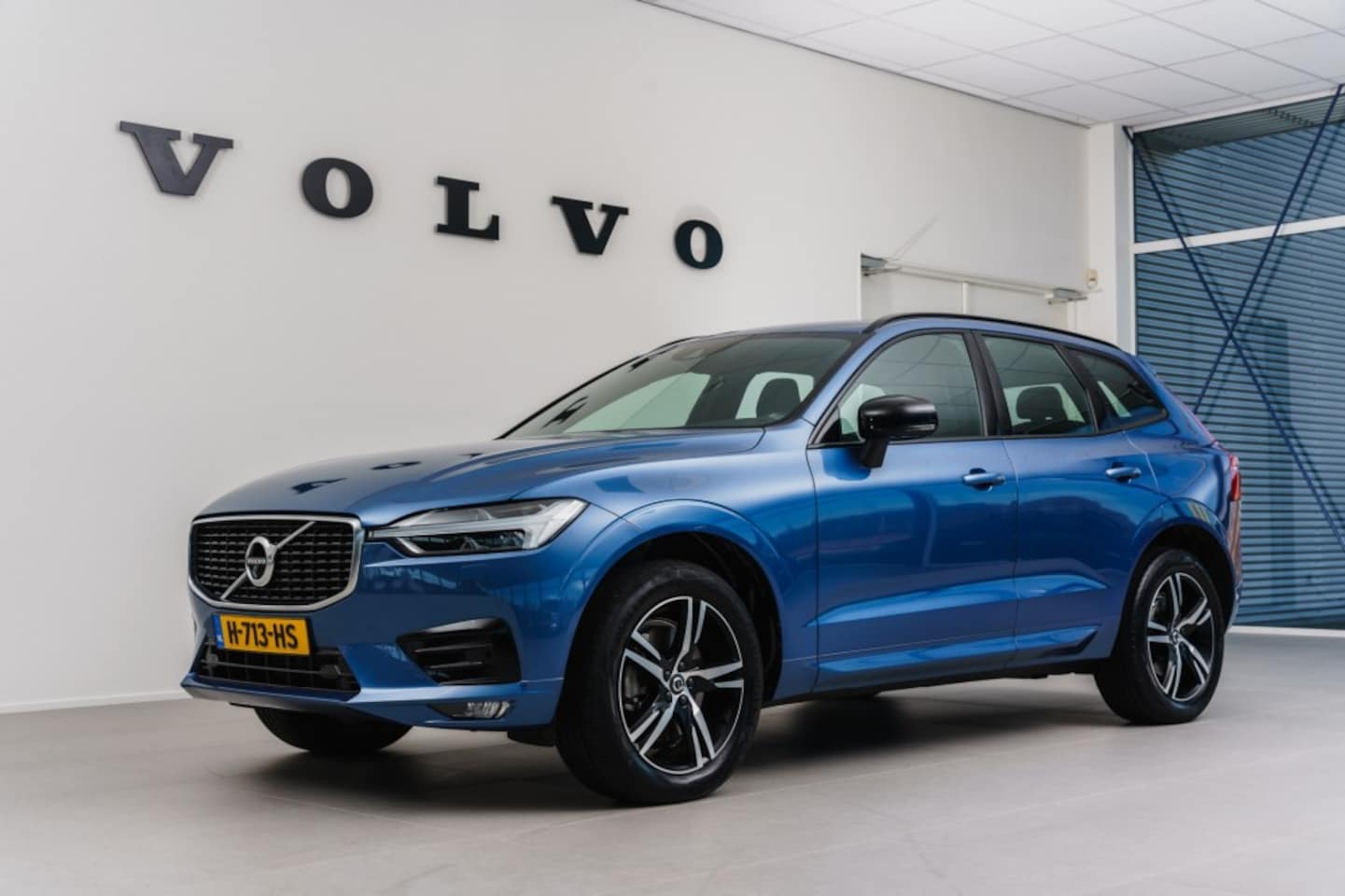 Volvo XC60 - B5 Geartronic R-Design, Winter, Intellisafe Pro en Park Assist - AutoWereld.nl