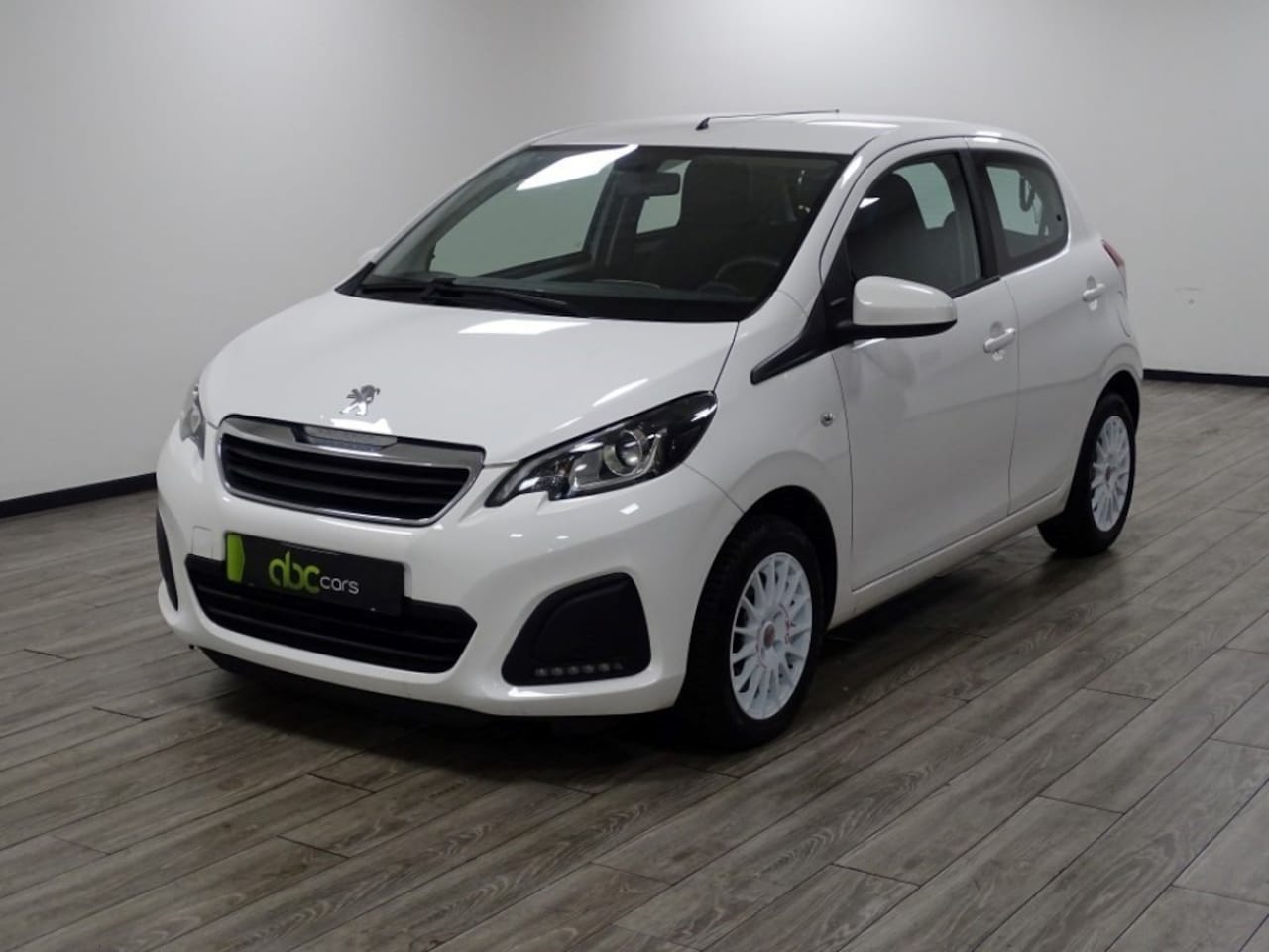 Peugeot 108 - 1.0 e-VTI 5 DRS ACTIVE/ AIRCO - AutoWereld.nl