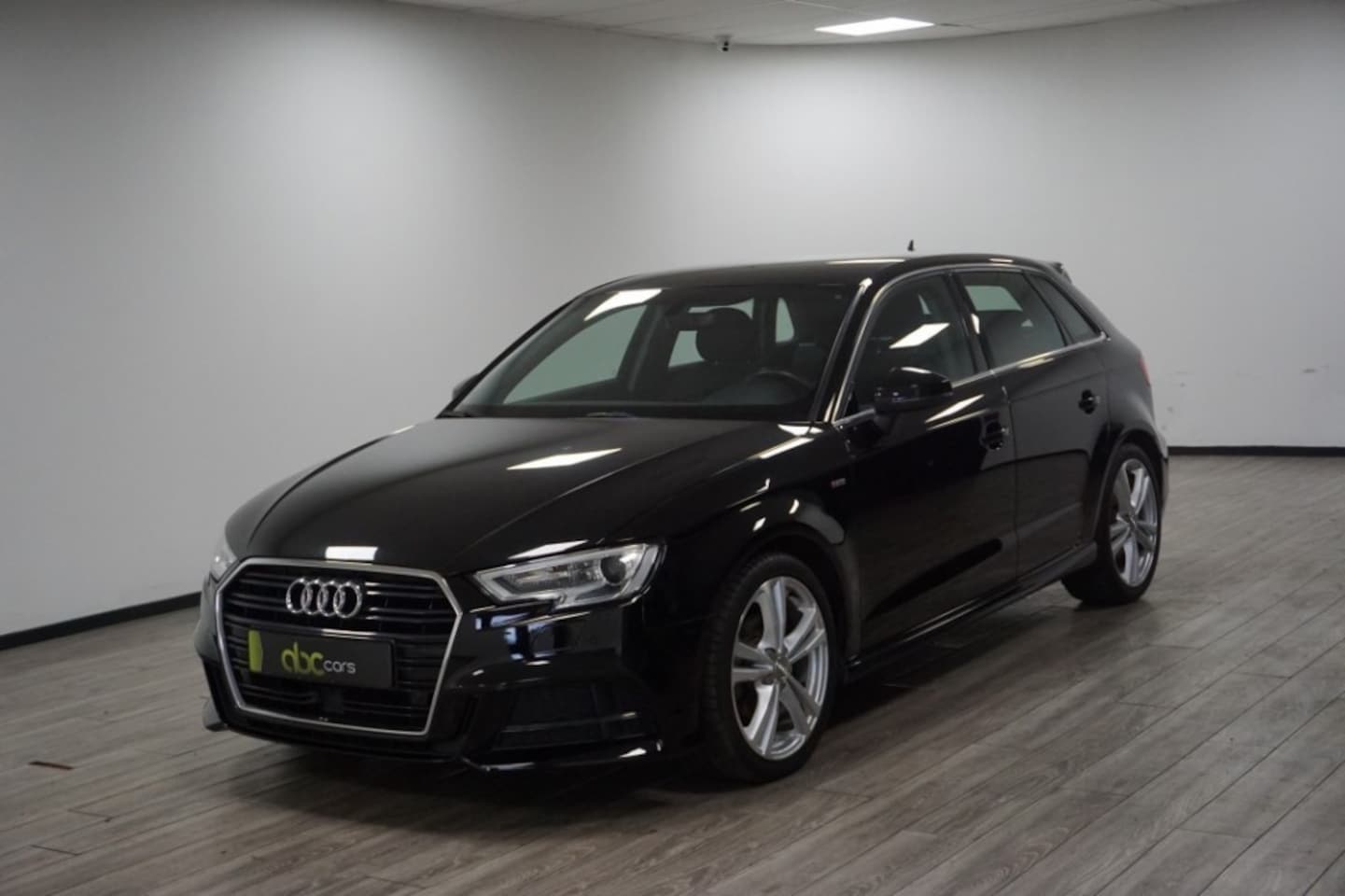 Audi A3 Sportback - SPORTBACK 35 TFSI SPORT AUTOMAAT S-LINE - AutoWereld.nl