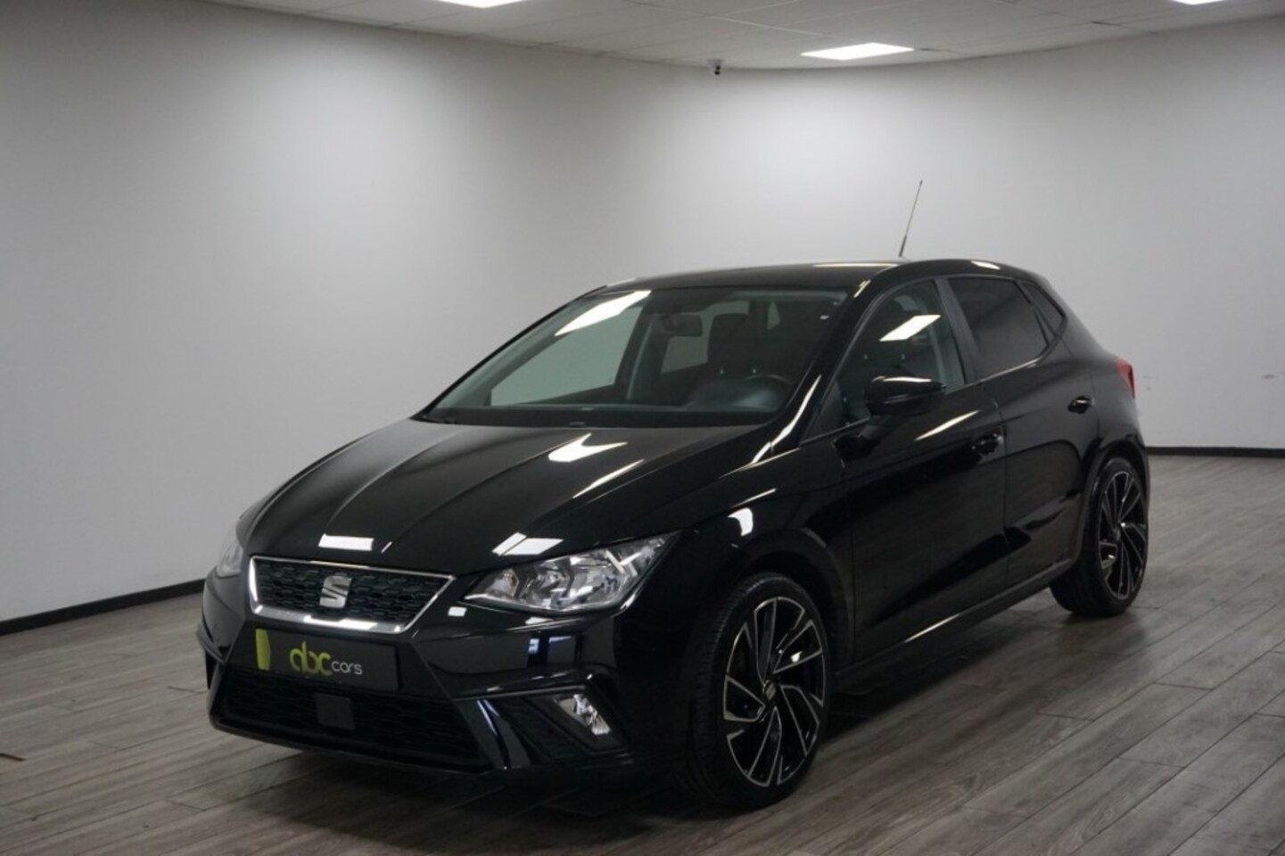 Seat Ibiza - 1.0 MPI REFERENCE/ CLIMA/ NAVI - AutoWereld.nl