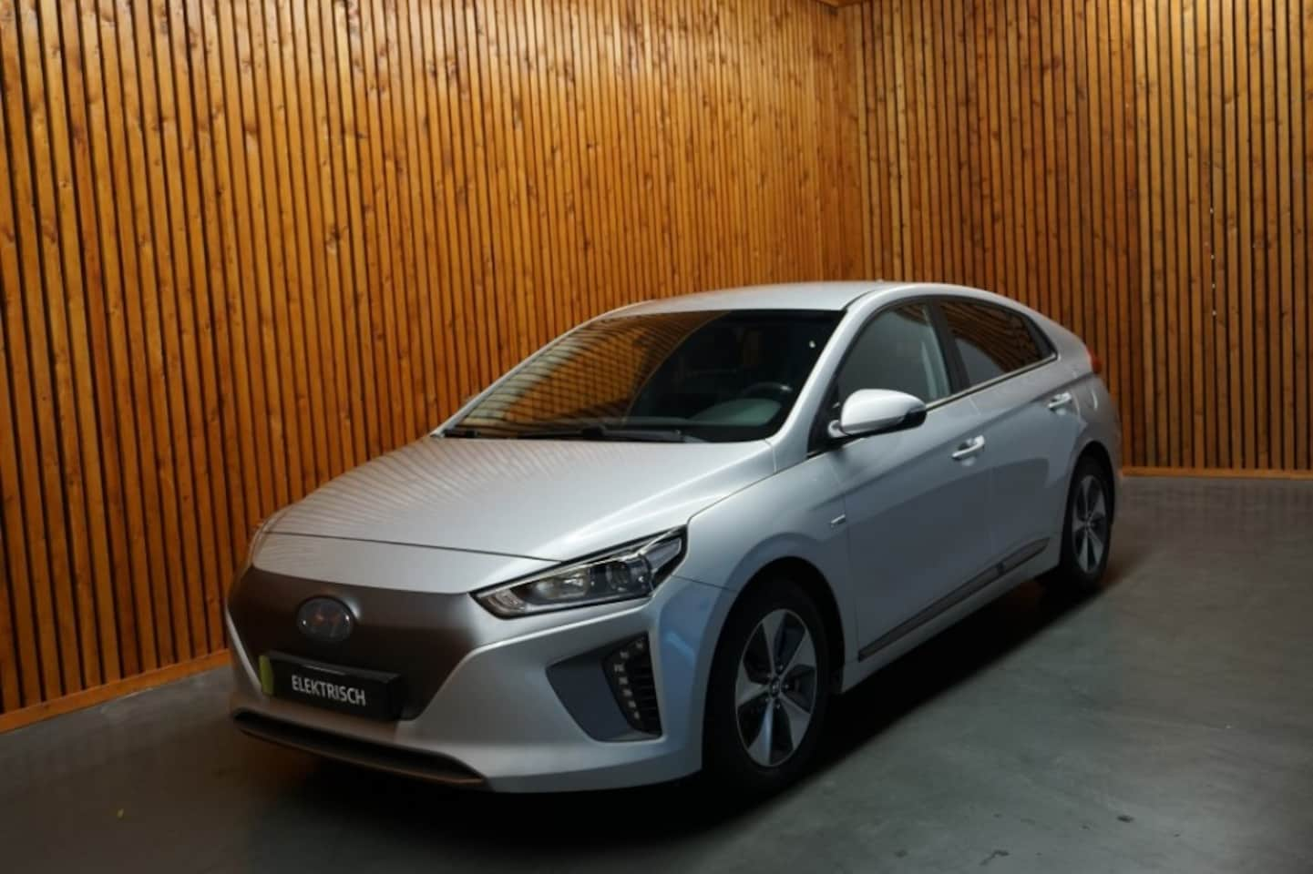 Hyundai IONIQ - COMFORT EV AUTOMAAT - 2000,- EURO SUBSIDIE - AutoWereld.nl