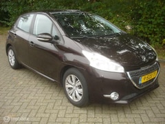 Peugeot 208 - 1.2 VTi Airco Cruise. Motor loopt onregelmatig