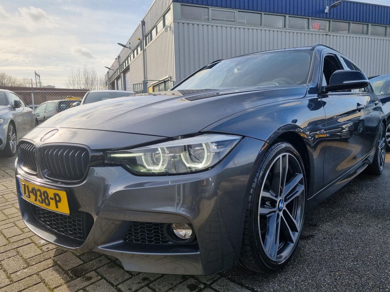 BMW 3-serie Touring - 318i M Sport M-Pakket pano leder19 inch 1e Eig. - AutoWereld.nl